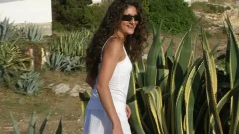 Hot teen Alys Rebel stripping 