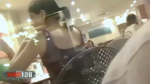 The young French girl Alys Rebel puts on her little show in the streets of Sitges photo 06