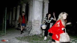 Outdoor halloween anal threeso