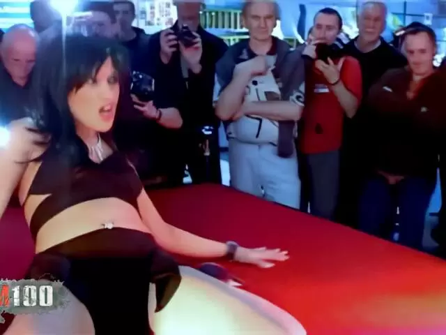 Besançon erotic salon 2007 show number 1 by Alycia Lopez photo 1