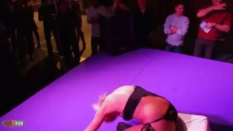  Krystal Wallas at Besancon 2009 photo 04