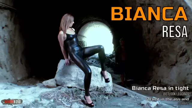 Bianca Resa in tight wetlook leggings fucked in the ass and squirting