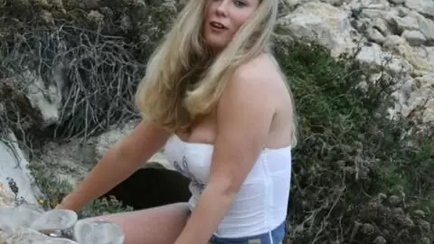 Big tits teen nude in the mountain photo 1