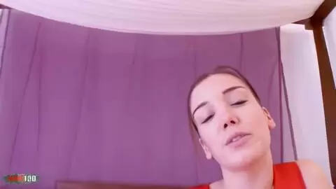 Video interview with the superb young French actress Cynthia Lavigne photo 03