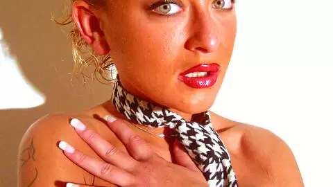 Geting nude  photo 6