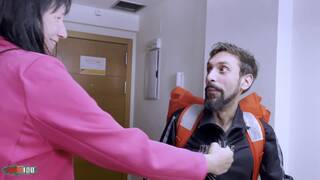 Spanish milf elvira seduces de