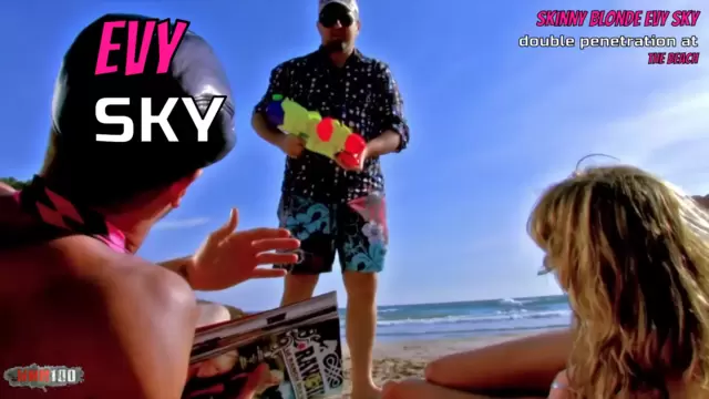 Skinny blonde Evy Sky double penetration at the beach