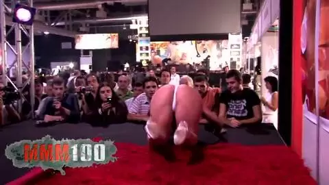 Olga Cabaeva stripping at the Ficeb 2007 photo 11