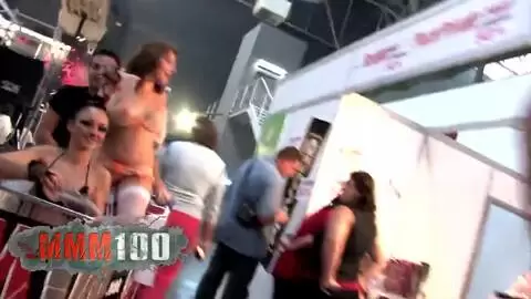 We are delirious at Ficeb while taking the stars in trolleys photo 05