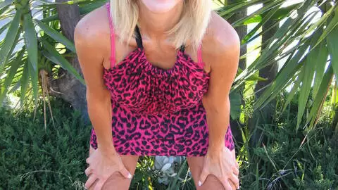 Horny mature blonde with big boobs Jessica Divine stripping  photo 5