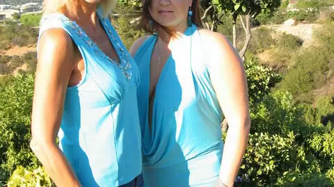 Nice MILF blonde with big boobs Jessica Divine getting naked  photo 2