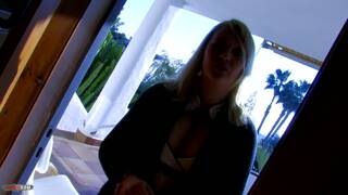 Larry\'s comeback with hairy m