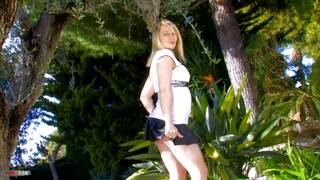 Pretty blonde lady margaux str