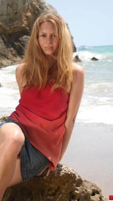 Lena Harrys Free Sexy Photo #003