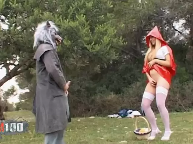 Lesly Kiss plays Little Red Riding Hood with the Big Bad Wolf photo 1