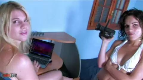 Jealous of her sister, she films her while she gets fucked! photo 01