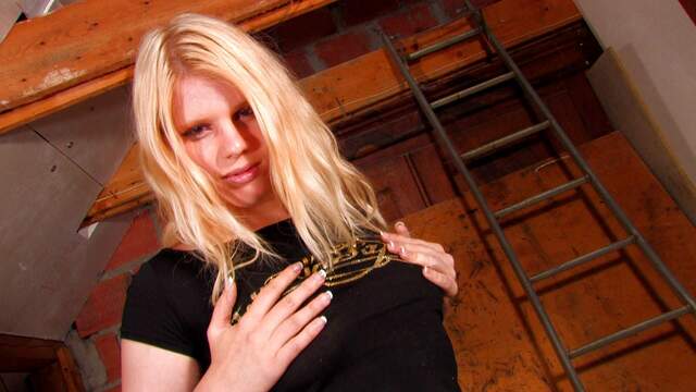 Lillian Love Free Sexy Photo #004