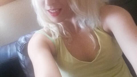 Selfies pictures of young blonde Liz Rainbow 
