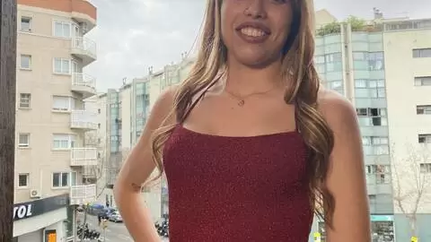 Hot young spanish babe Macarena Lewis photos on the balcony photo 2