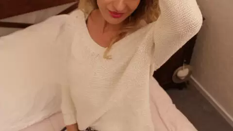 Photo session on the bed with hot blonde babe Mally Cherry photo 6