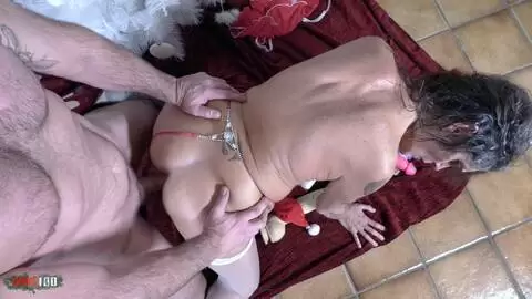 Mavi Burbujita the Spanish Mature Milf Gets Fucked Hard by Dildos Fuck Machine and Matt's Good Dick for Christmas photo 09