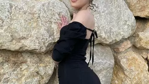 Young skinny spanish brunette Mia Doll photoshoot photo 4