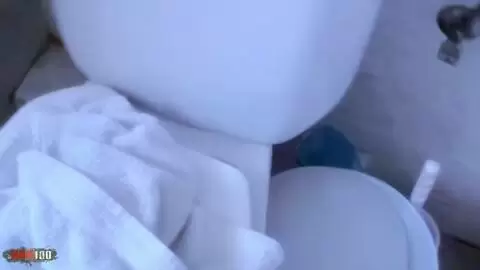 French brunette amateur Missguapa is naughty in the bathtub photo 07