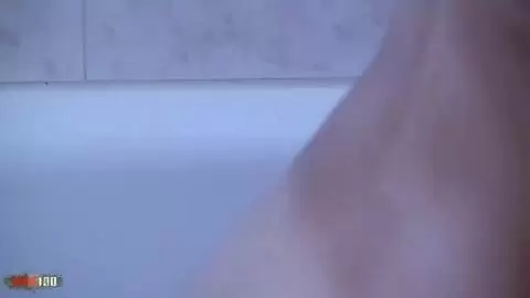 French brunette amateur Missguapa is naughty in the bathtub photo 12