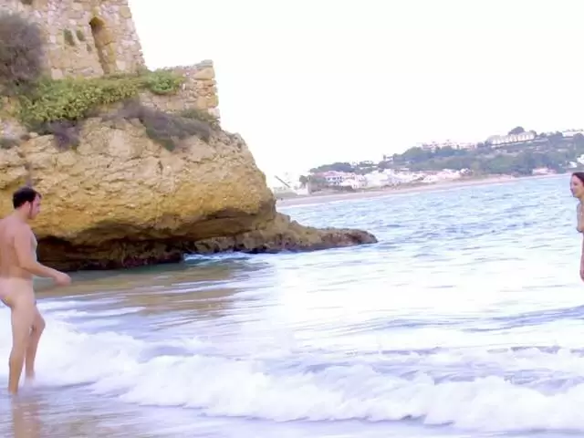 Nathalie Sainlouis gives Jorge a good blowjob on the beach photo 2