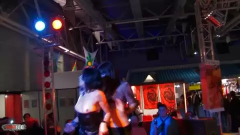 Public Show with Allya et Angie Kiss at Prova 2008 photo 01