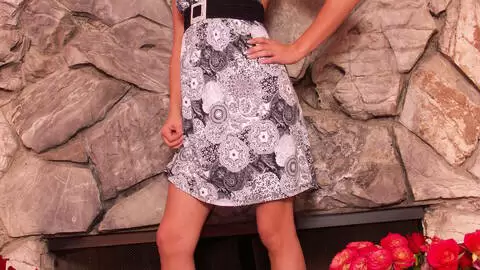 Whore playing  photo 1