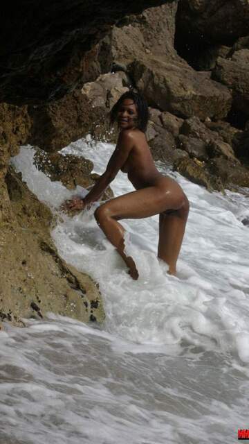 Shania Free Sexy Photo #017