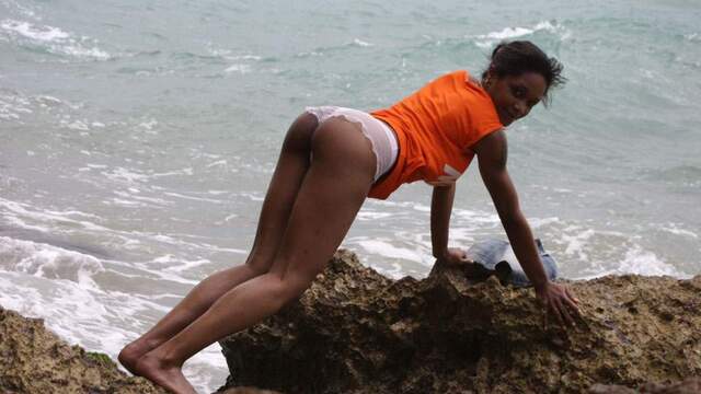 Shania Free Sexy Photo #047