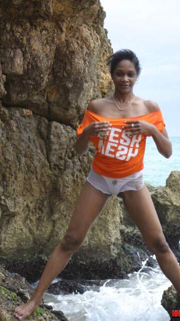 Shania Free Sexy Photo #049