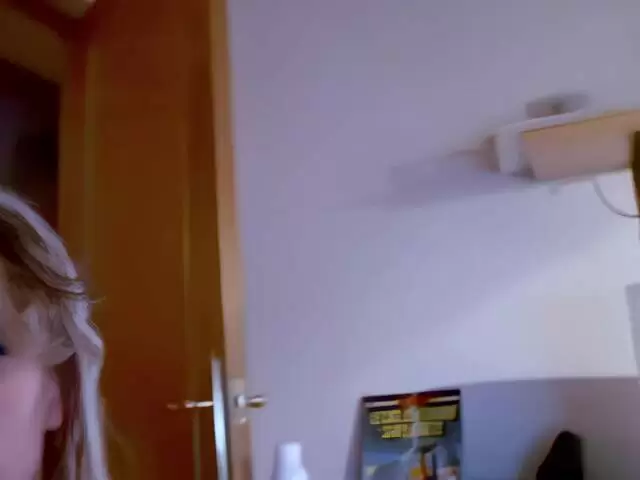 Quick little interview in French with the beautiful blonde MILF Tigra photo 2