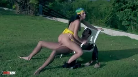 Roxy Panther’s Outdoor Fuck on Lush Lawn - Big Cock Cumshot photo 06