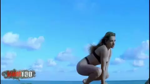 A French libertine posing naked by the sea photo 01