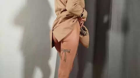 session de photo avec la belle MILF espagnole à gros seins Vampirosa photo 1