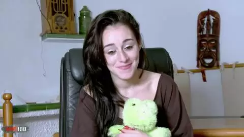 Video interview porno with Vania Flores  photo 02