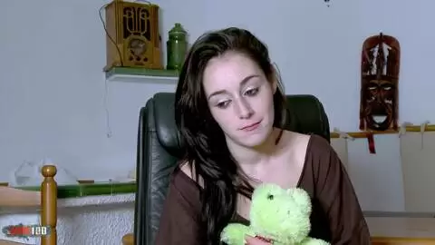 Video interview porno with Vania Flores  photo 04