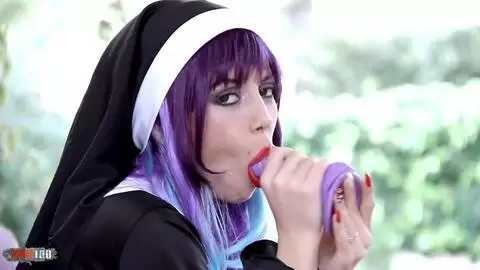 Her only religion ... the cocks photo 01